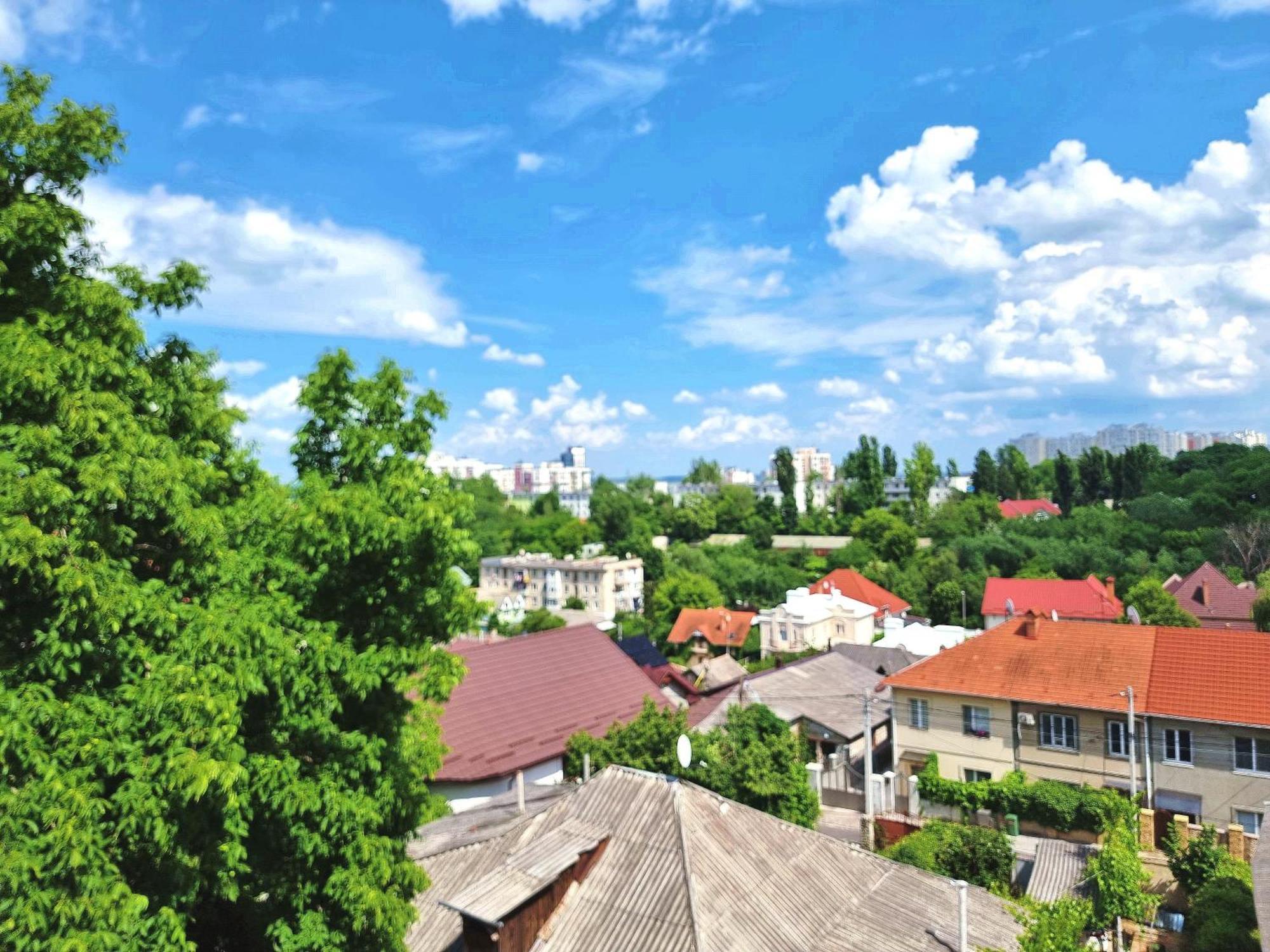 Lolo'S Bliss Hotel Chisinau Exterior photo